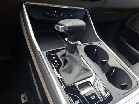 New 2026 Kia Carnival EX FWD image 10