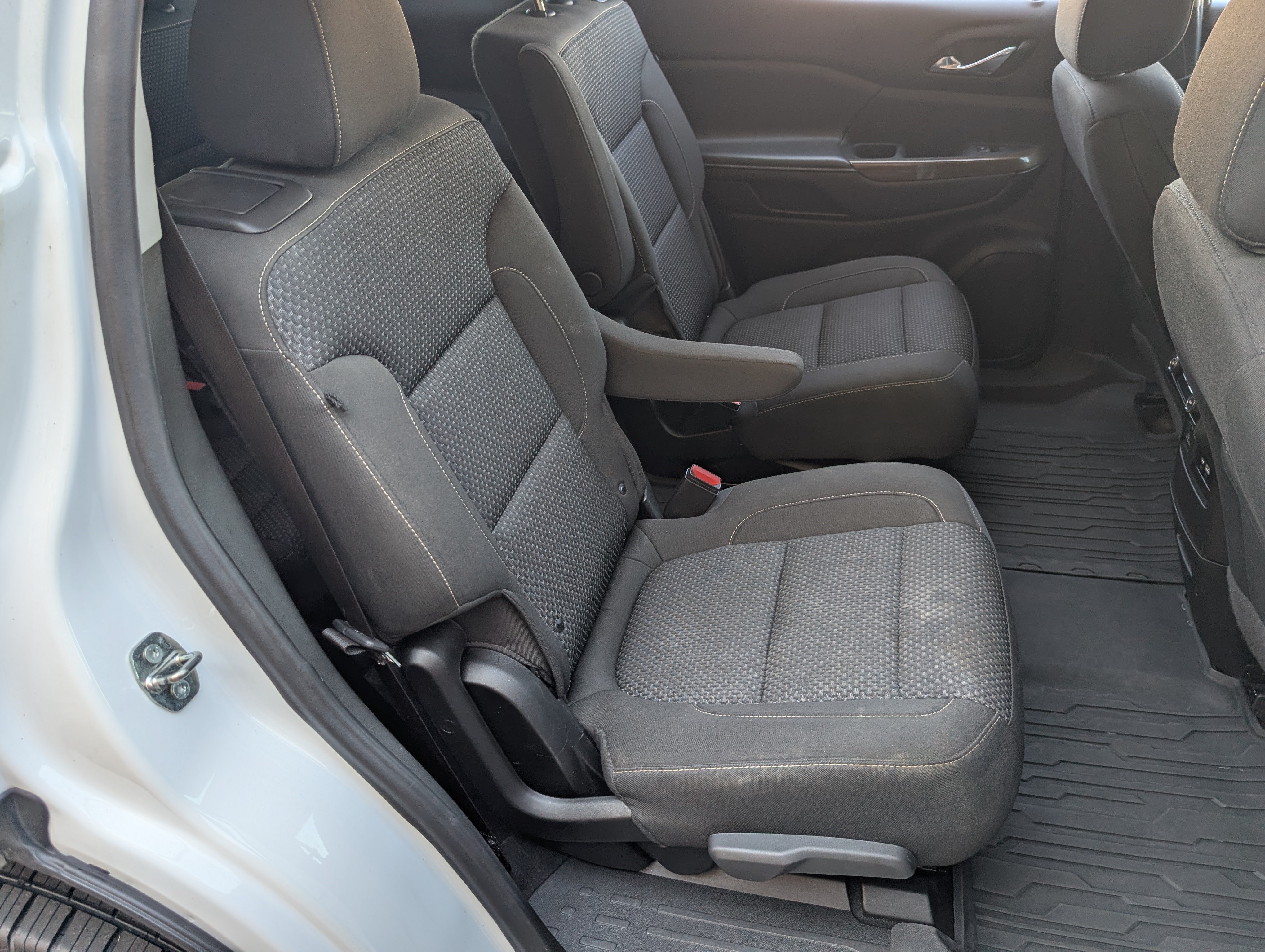 Used 2022 GMC Acadia SLE w/ Driver Convenience Package FWD image 20
