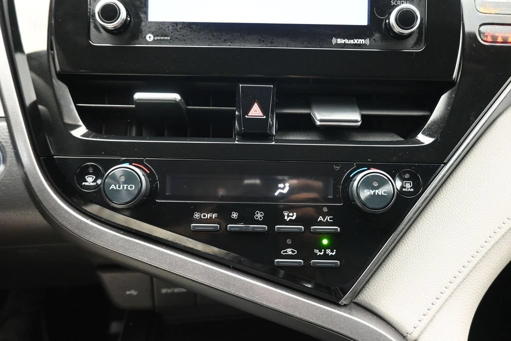 Used 2021 Toyota Camry LE FWD image 19