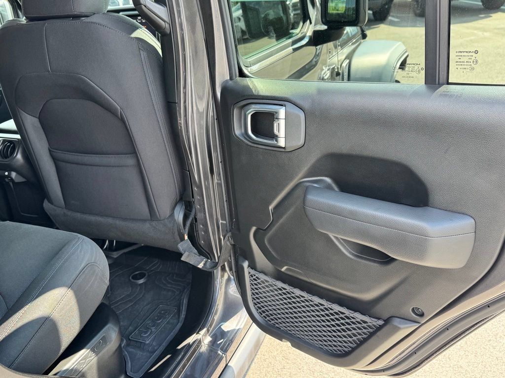 Used 2023 Jeep Wrangler Unlimited w/ Cold Weather Group AWD/4WD image 30