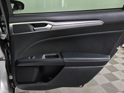 Used 2018 Ford Fusion SE image 29