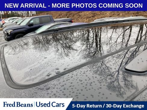 Used 2022 Jeep Grand Cherokee L Limited w/ Black Appearance Package image 8