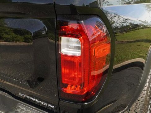 Used 2023 GMC Canyon Denali AWD/4WD image 31