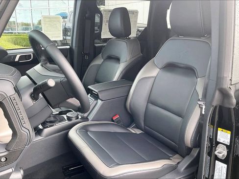 New 2025 Ford Bronco Outer Banks w/ Sasquatch Package image 9