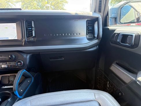 Used 2021 Ford Bronco Black Diamond AWD/4WD image 7