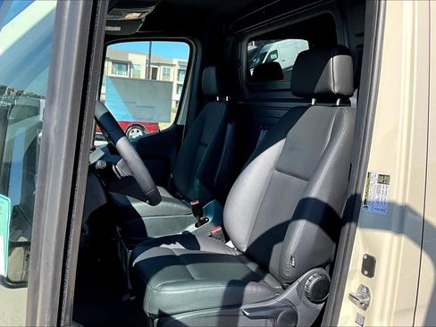 New 2025 Mercedes-Benz Sprinter 2500 image 9