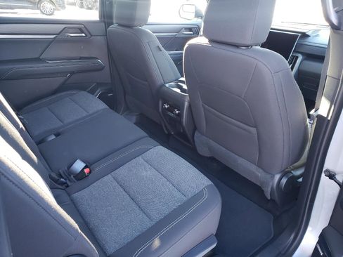 Used 2025 GMC Acadia Elevation image 12