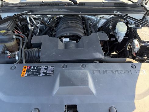 Used 2018 Chevrolet Suburban LT w/ Luxury Package AWD/4WD image 30