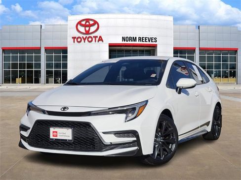 Used 2025 Toyota Corolla SE image 1