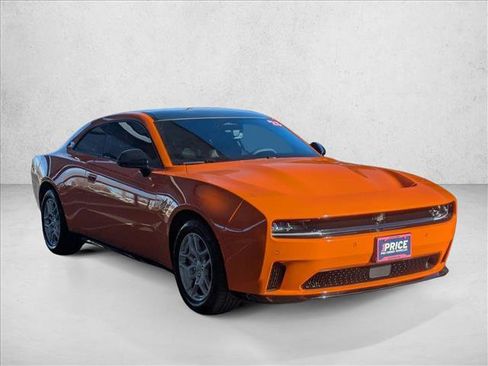 Used 2025 Dodge Charger R/T w/ Sun & Sound Package image 3