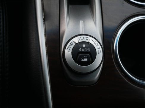 Used 2015 Nissan Pathfinder SL w/ SL Premium Package image 19