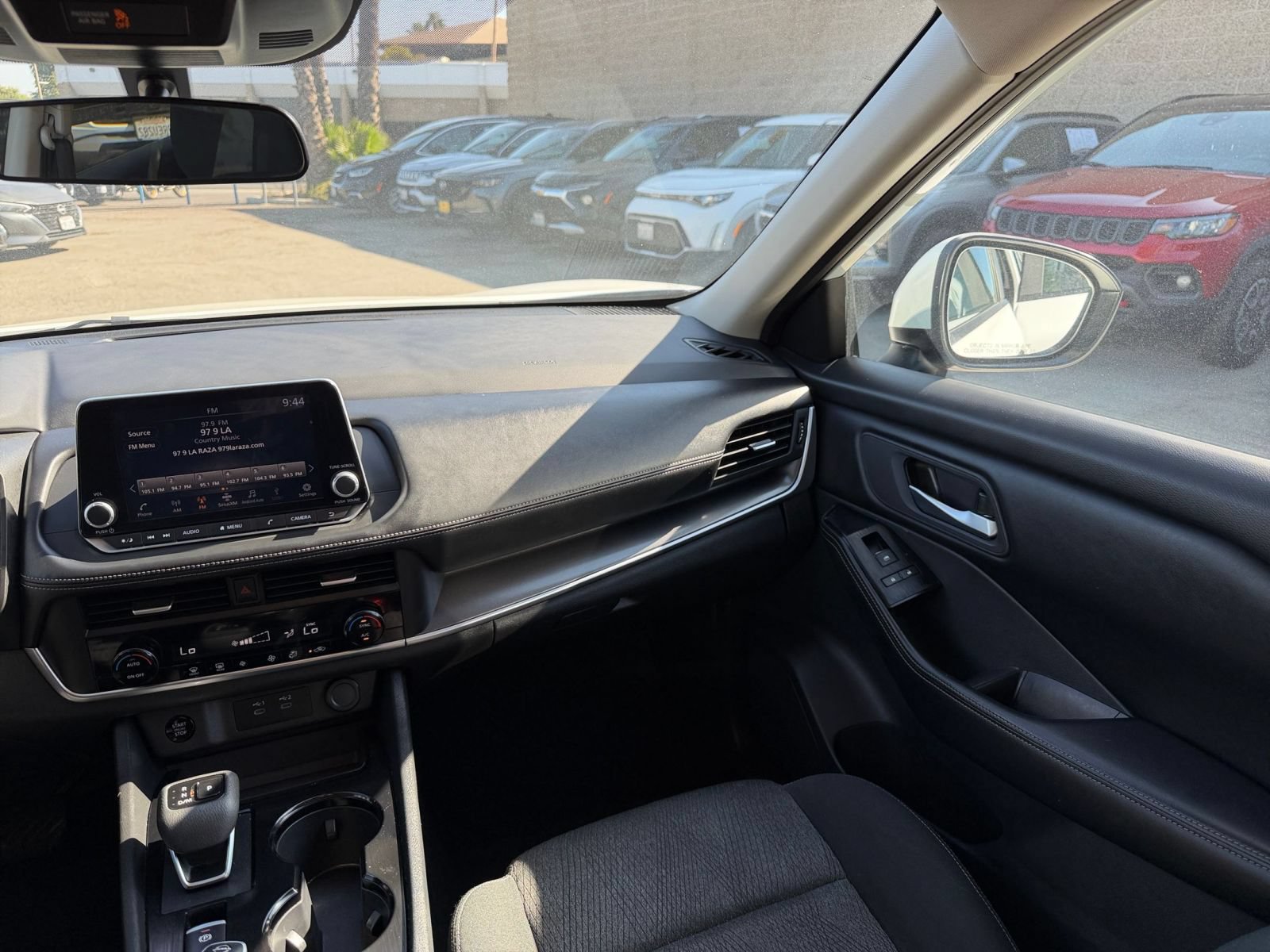 Used 2025 Nissan Rogue SV AWD/4WD image 36
