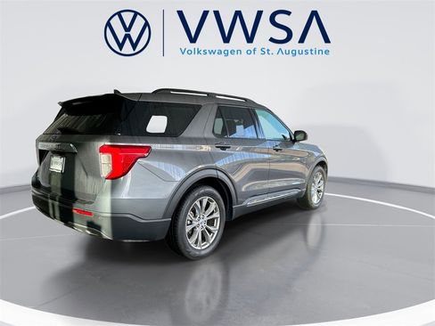 Used 2023 Ford Explorer XLT w/ Equipment Group 202A image 8