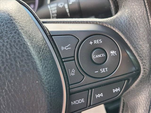 Used 2018 Toyota Camry LE FWD image 11
