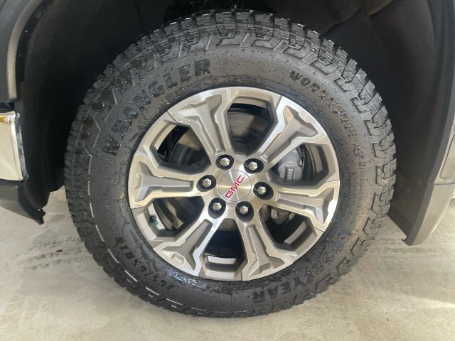 Used 2025 GMC Sierra 1500 SLT AWD/4WD image 11