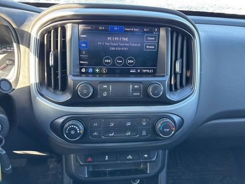 Used 2021 Chevrolet Colorado LT w/ LT Convenience Package image 17