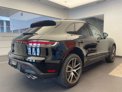 New 2026 Porsche Macan image 7