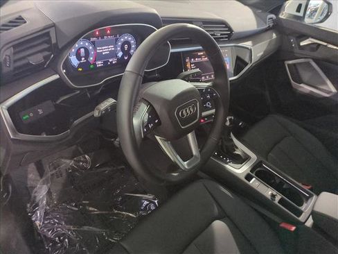 Certified 2025 Audi Q3 2.0T Premium w/ Convenience Package image 13