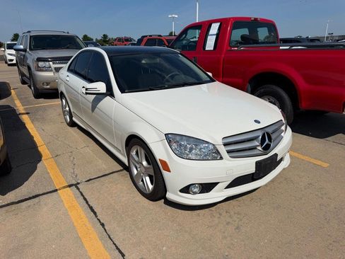 Used 2010 Mercedes-Benz C 300 4MATIC Sedan image 2