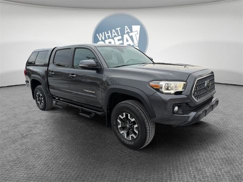 Certified 2019 Toyota Tacoma TRD Off-Road image 1