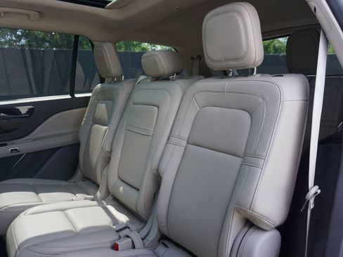 Used 2023 Lincoln Aviator Reserve w/ Equipment Group 201A AWD/4WD image 14