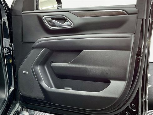 Used 2024 Chevrolet Tahoe Z71 w/ Luxury Package image 24