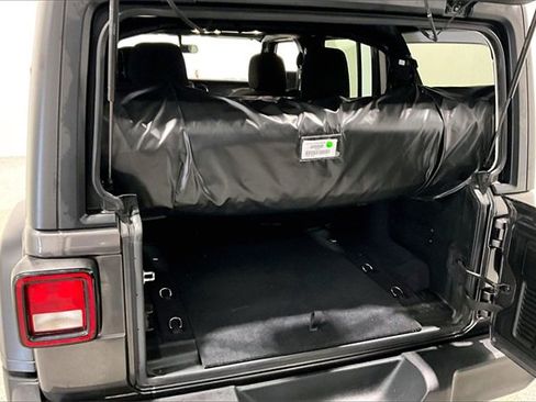 Used 2020 Jeep Wrangler Unlimited Sport image 37