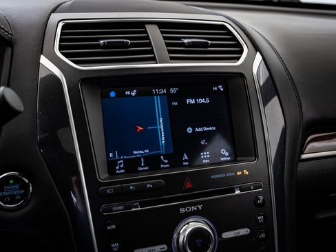 Used 2017 Ford Explorer Platinum image 35