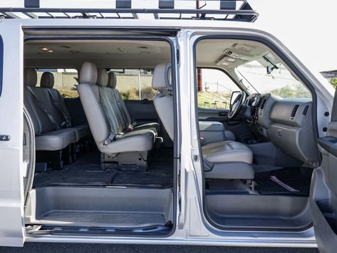 Used 2021 Nissan NV 3500 SL image 20