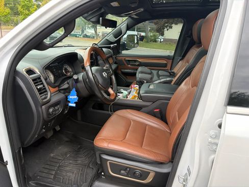 Used 2022 RAM 1500 Limited AWD/4WD image 10