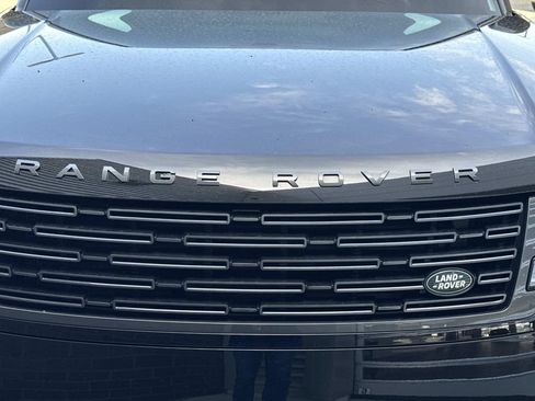 Certified 2025 Land Rover Range Rover Autobiography AWD/4WD image 12