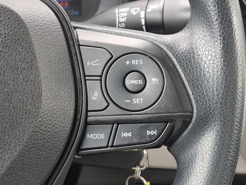 Used 2022 Toyota Corolla LE FWD image 17
