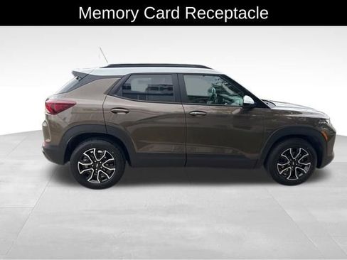 Certified 2022 Chevrolet TrailBlazer ACTIV w/ Sun and Liftgate Package FWD image 9
