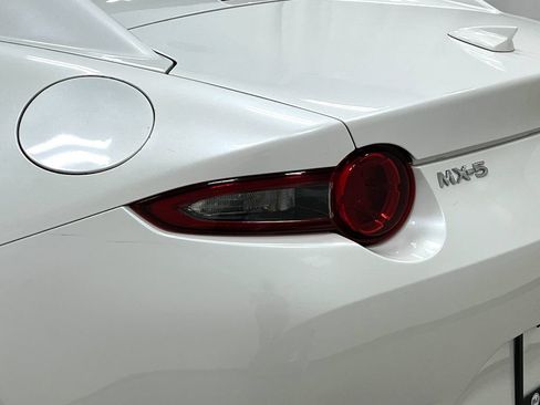 Used 2020 MAZDA MX-5 Miata RF Grand Touring RWD image 32