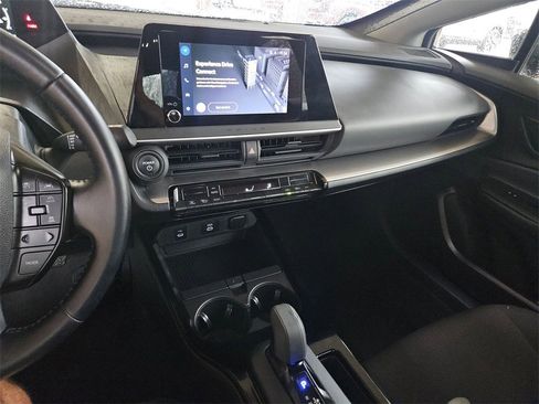Used 2025 Toyota Prius LE image 20