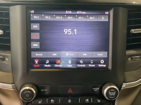 Used 2019 RAM 1500 Laramie w/ Sport Appearance Package AWD/4WD image 19