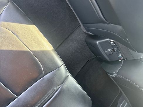 Used 2019 Ford Explorer XLT w/ Equipment Group 202A image 33