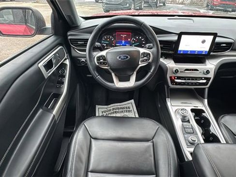 Certified 2021 Ford Explorer XLT w/ Equipment Group 202A image 13