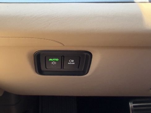 Certified 2024 Porsche Cayenne S AWD/4WD image 34