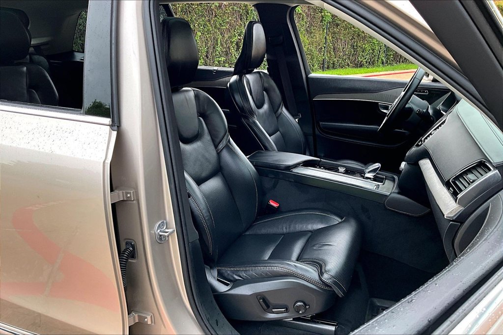 Certified 2024 Volvo XC90 T8 Ultimate w/ Protection Package Premier AWD/4WD image 8
