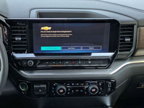 New 2026 Chevrolet Silverado 1500 High Country w/ Technology Package AWD/4WD image 12