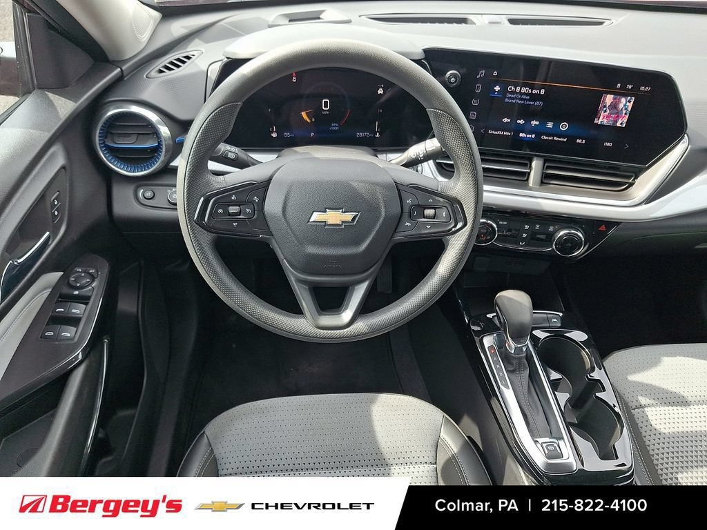 Certified 2024 Chevrolet Trax LT FWD image 14