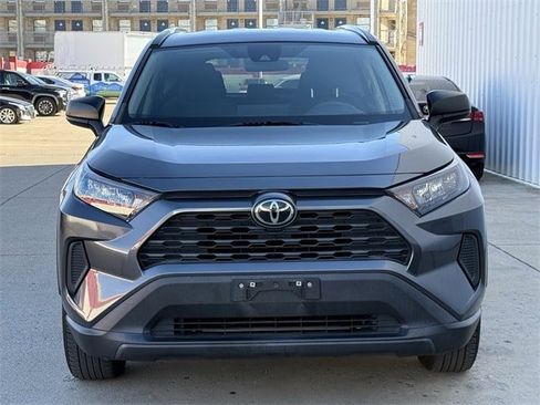 Used 2021 Toyota RAV4 LE image 6