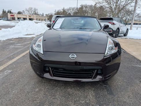 Used 2010 Nissan 370Z Touring w/ Sport Pkg image 8