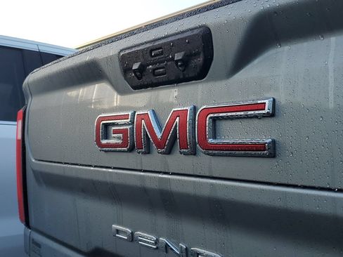 Used 2025 GMC Sierra 2500 Denali w/ Denali Reserve Package AWD/4WD image 6