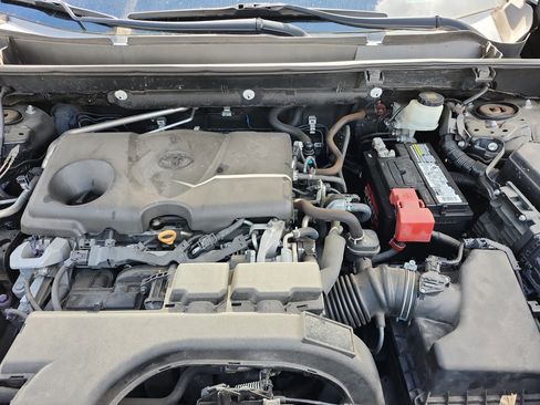 Used 2019 Toyota RAV4 XLE Premium image 22