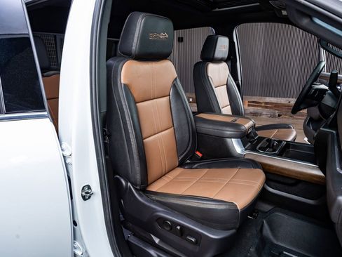 Used 2024 Chevrolet Silverado 3500 High Country w/ High Country Premium Package image 30