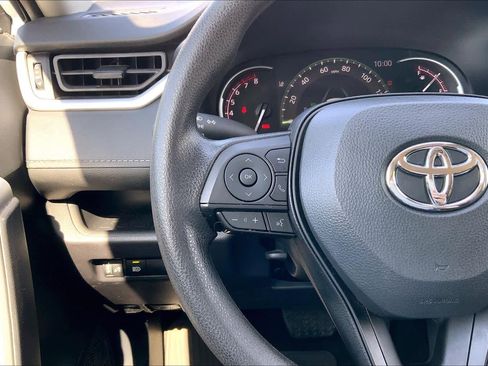 Used 2025 Toyota RAV4 XLE image 23