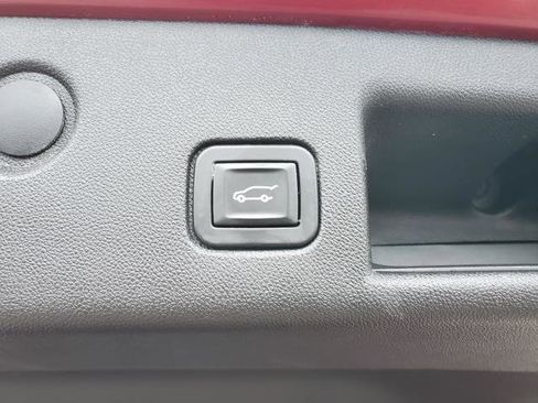 Used 2018 Chevrolet Equinox Premier image 28