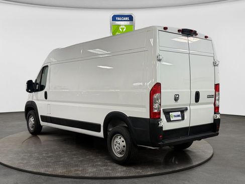 Used 2023 RAM ProMaster 2500 w/ Interior LED Lighting Group FWD image 3